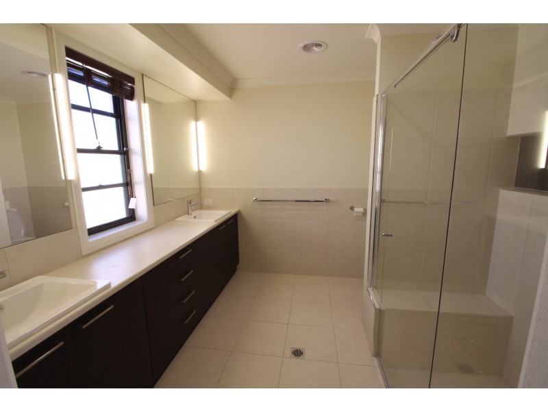 9 Muster Court, Thurgoona NSW 2640