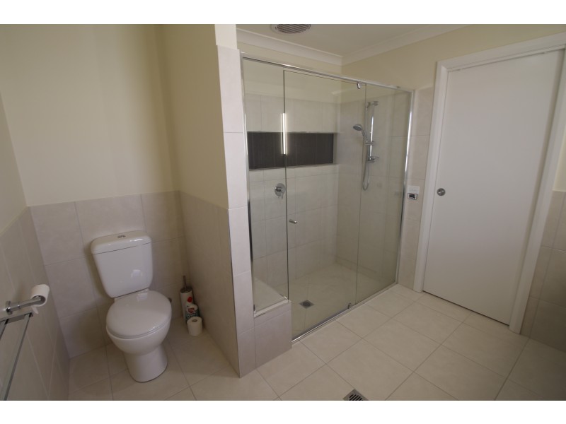 9 Muster Court, Thurgoona NSW 2640