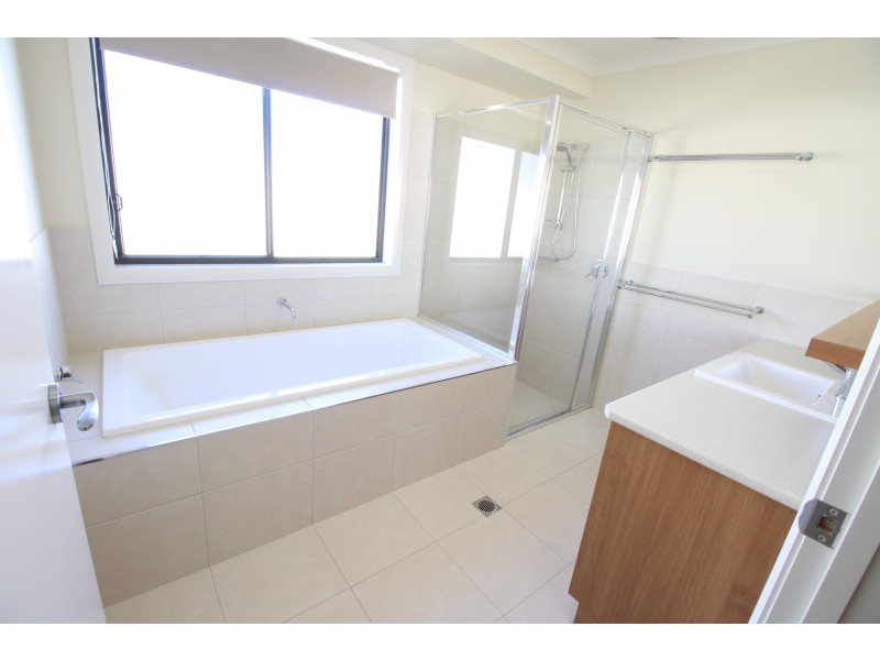 9 Muster Court, Thurgoona NSW 2640