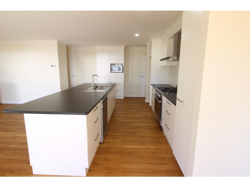 9 Muster Court, Thurgoona NSW 2640