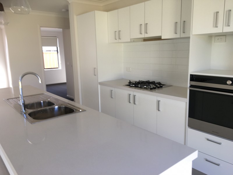 16 Lea Court, Lavington NSW 2641