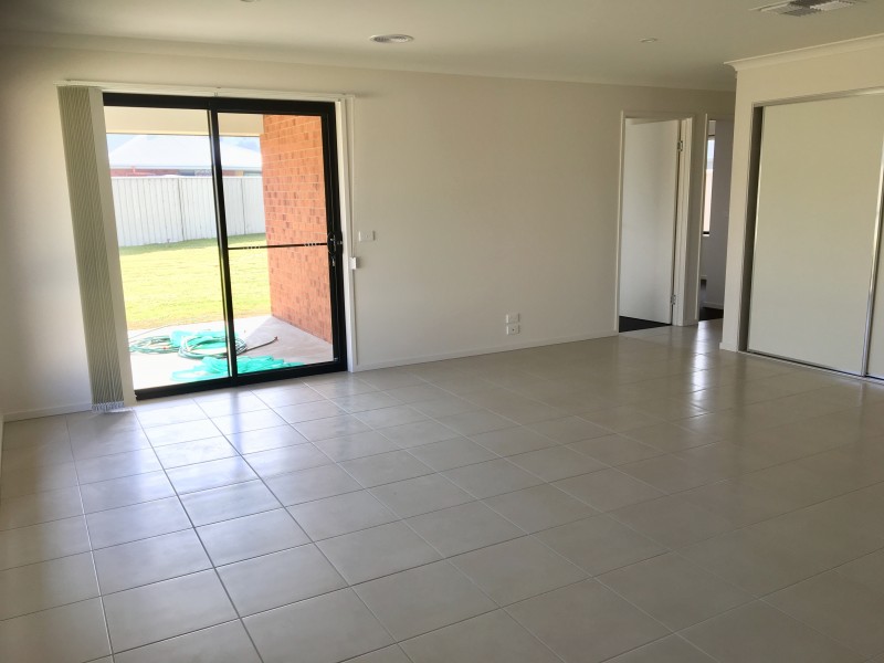 16 Lea Court, Lavington NSW 2641