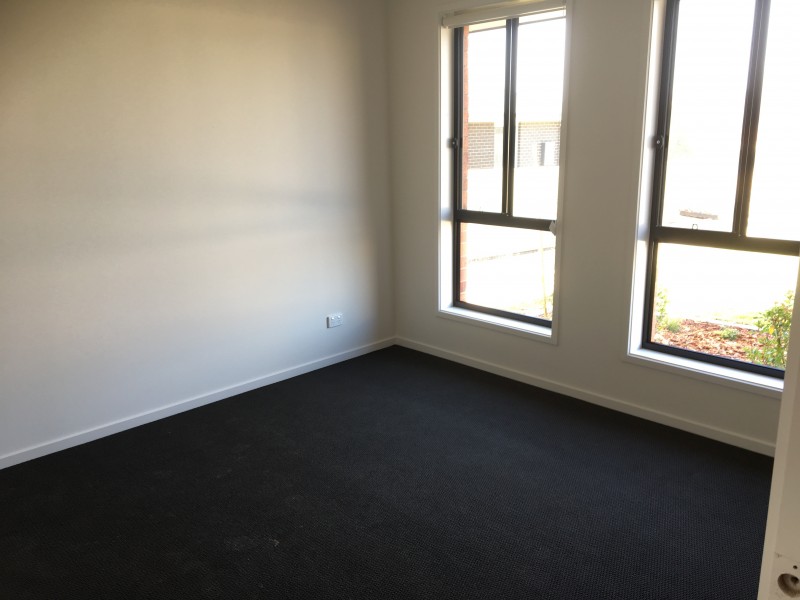 16 Lea Court, Lavington NSW 2641