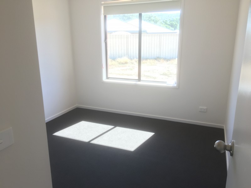 16 Lea Court, Lavington NSW 2641
