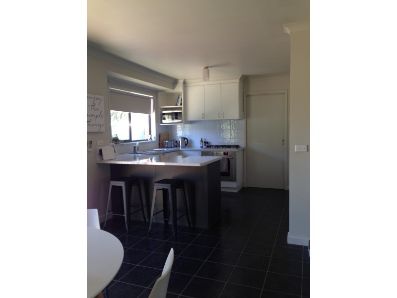 6 Redgum Court, East Albury NSW 2640