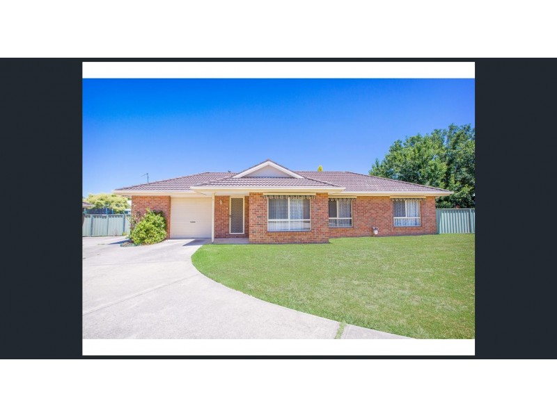 2/19 Saville Avenue, Lavington NSW 2641