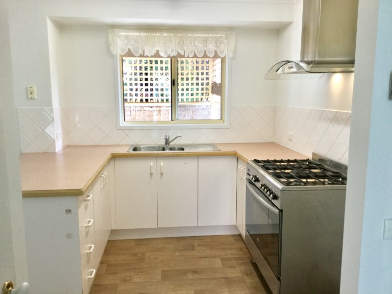 2/19 Saville Avenue, Lavington NSW 2641