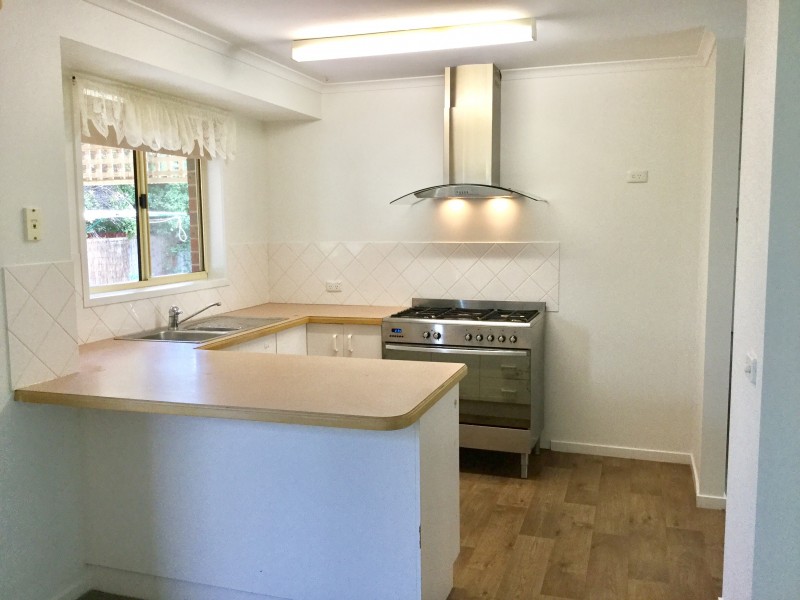 2/19 Saville Avenue, Lavington NSW 2641