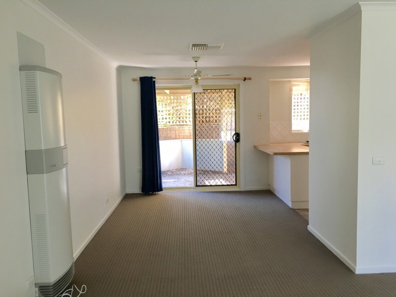 2/19 Saville Avenue, Lavington NSW 2641