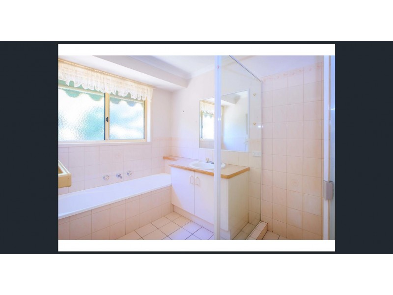 2/19 Saville Avenue, Lavington NSW 2641