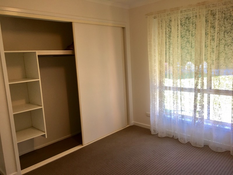 2/19 Saville Avenue, Lavington NSW 2641