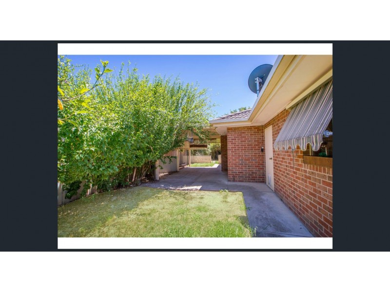 2/19 Saville Avenue, Lavington NSW 2641