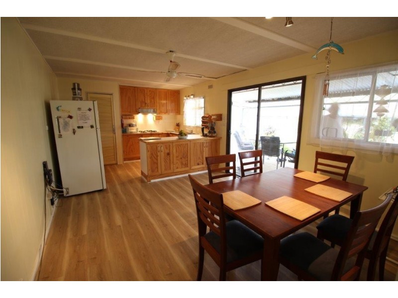 9 Lachlan Street, Boree Creek NSW 2652