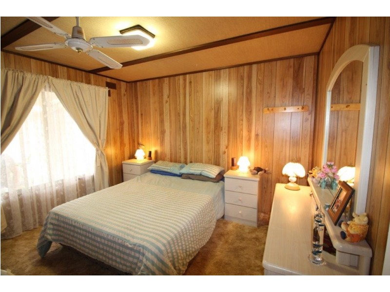 9 Lachlan Street, Boree Creek NSW 2652