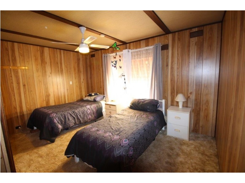 9 Lachlan Street, Boree Creek NSW 2652