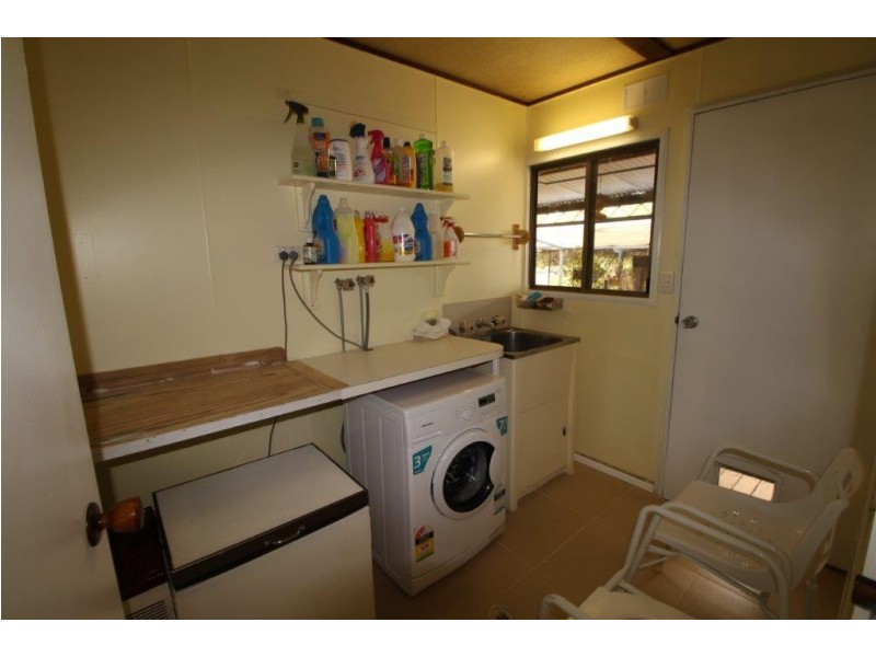 9 Lachlan Street, Boree Creek NSW 2652