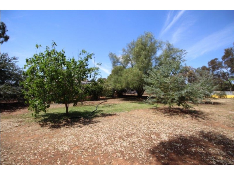 9 Lachlan Street, Boree Creek NSW 2652