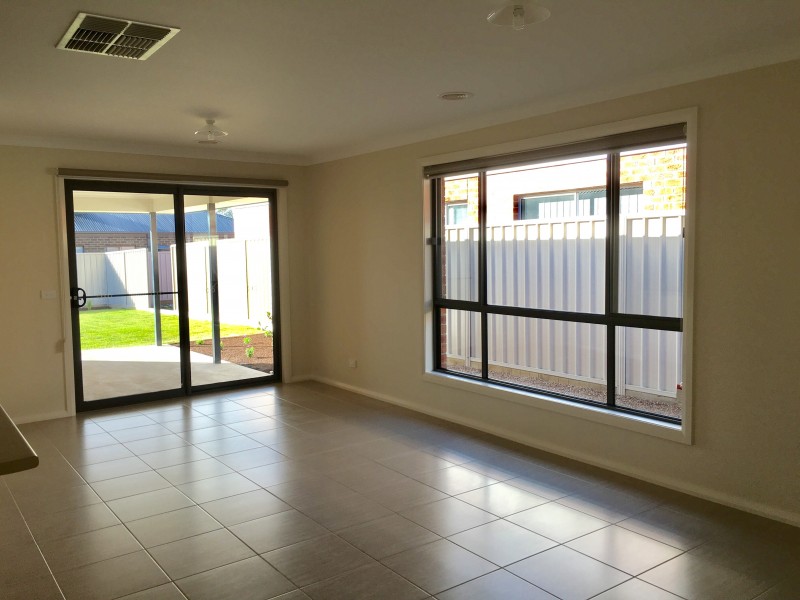 16 McDougall Grove, Wodonga VIC 3690