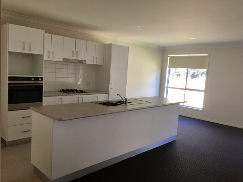 5 Hazeldene Place, Lavington NSW 2641