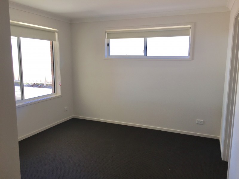 5 Hazeldene Place, Lavington NSW 2641
