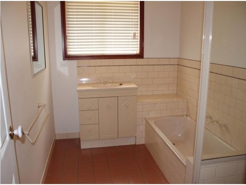 6/16 Keatinge Court, Lavington NSW 2641