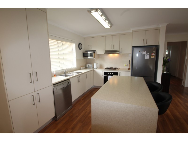 2/2 Rosanna Court, Wodonga VIC 3690