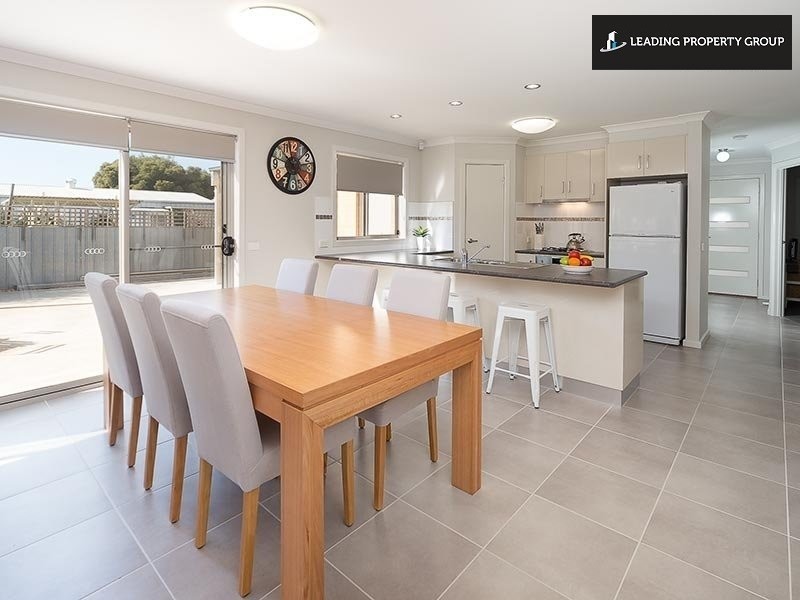 476 Douglas Rd, Lavington NSW 2641