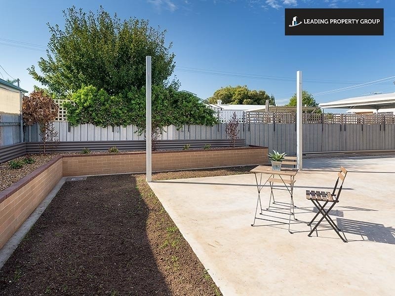 476 Douglas Rd, Lavington NSW 2641