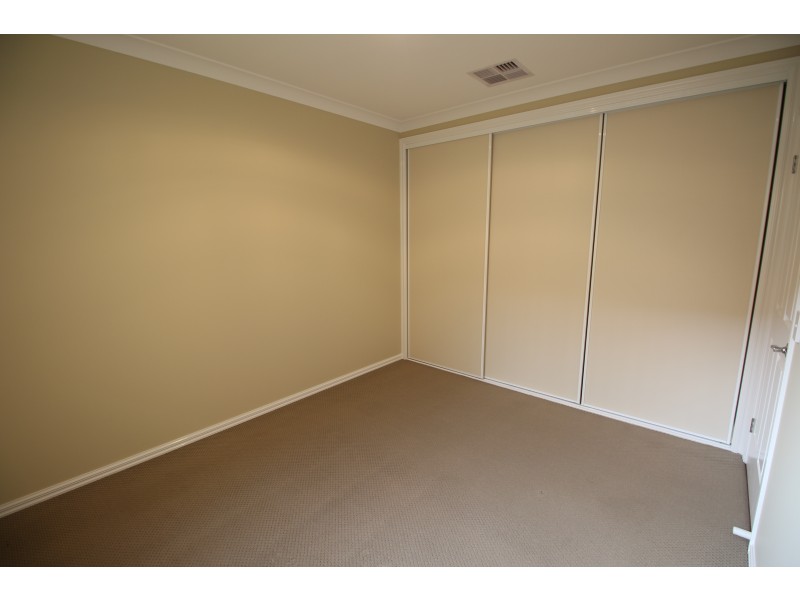 5 Prestwick Place, West Wodonga VIC 3690