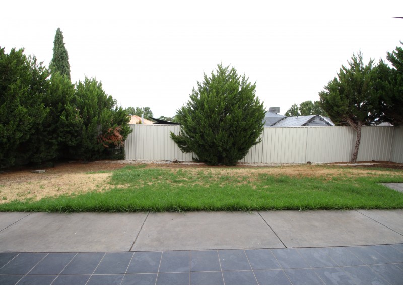 5 Prestwick Place, West Wodonga VIC 3690