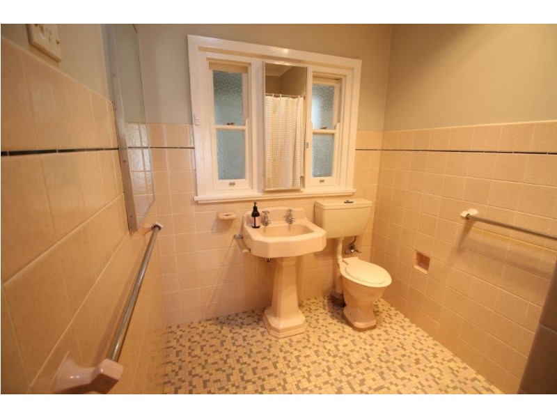 63 Urana Street, Lockhart NSW 2656