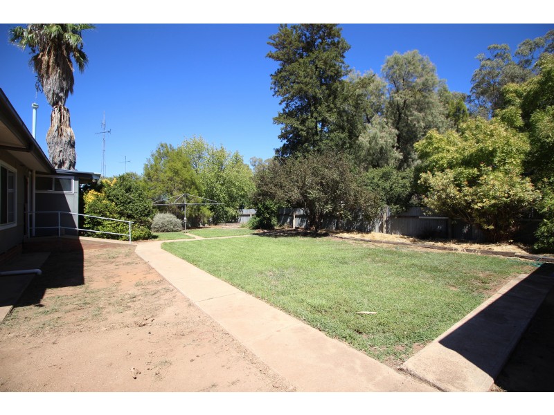 63 Urana Street, Lockhart NSW 2656
