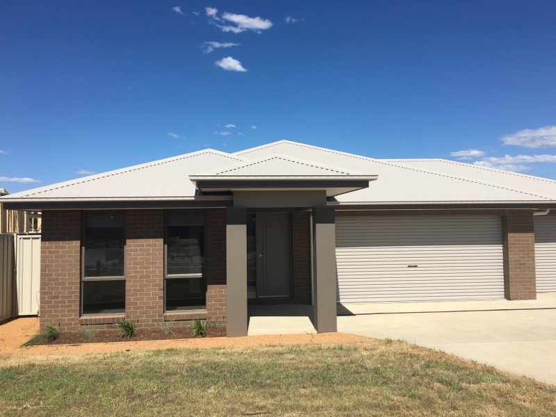 1/30 Hanrahan Street, Hamilton Valley NSW 2641