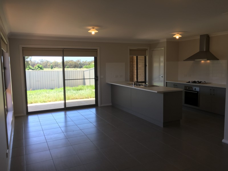 1/30 Hanrahan Street, Hamilton Valley NSW 2641