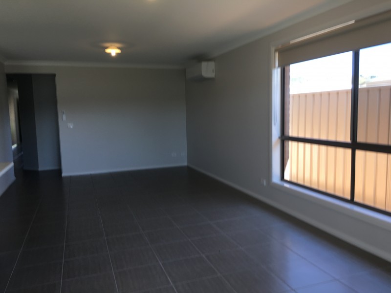 1/30 Hanrahan Street, Hamilton Valley NSW 2641