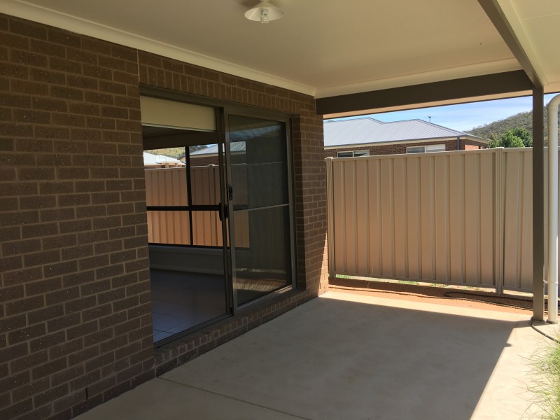 1/30 Hanrahan Street, Hamilton Valley NSW 2641