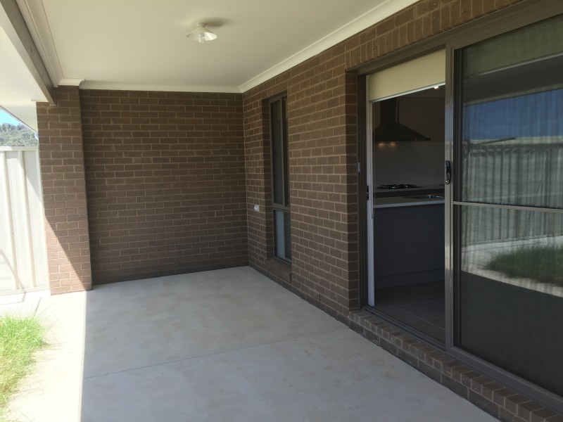 1/30 Hanrahan Street, Hamilton Valley NSW 2641