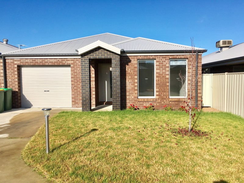 5/110 Greta Drive, Hamilton Valley NSW 2641