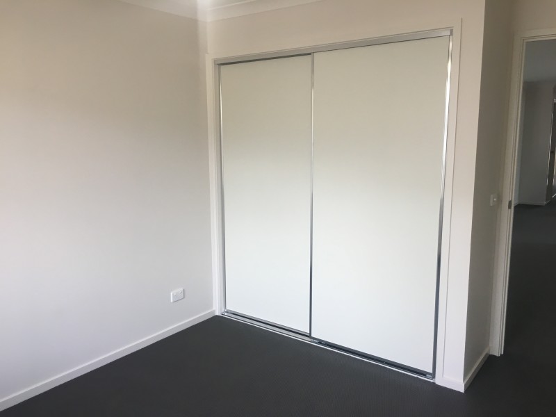 13 Royce Crescent, Lavington NSW 2641