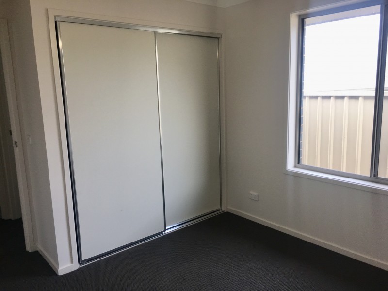 13 Royce Crescent, Lavington NSW 2641