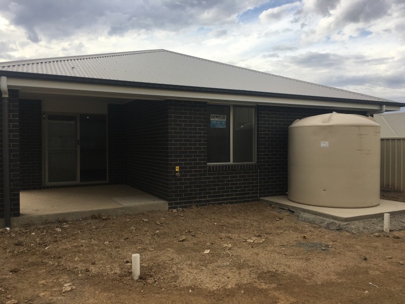 13 Royce Crescent, Lavington NSW 2641