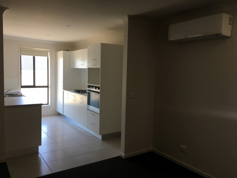 18a Royce Crescent, Lavington NSW 2641