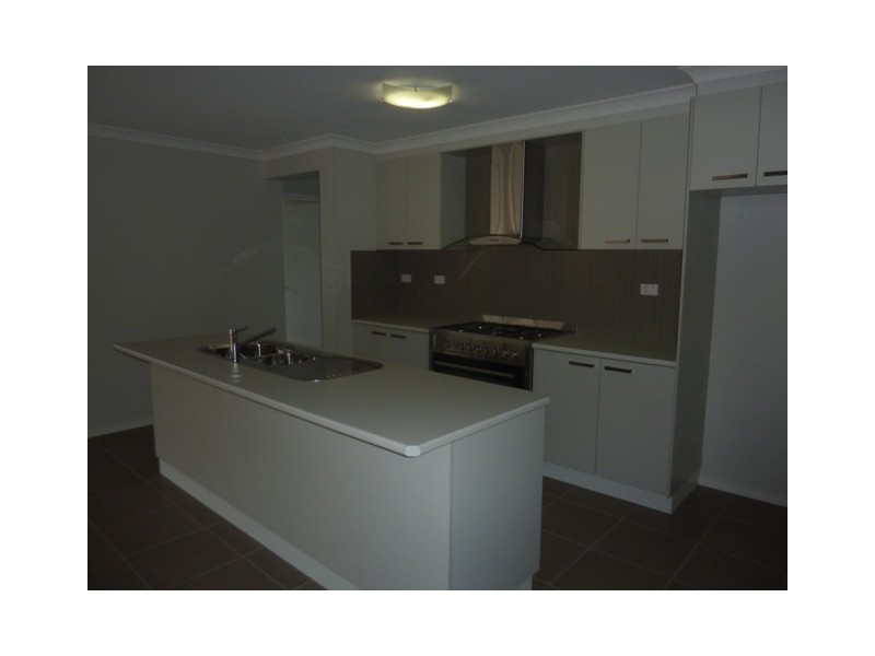 8 Henschke Avenue, Thurgoona NSW 2640