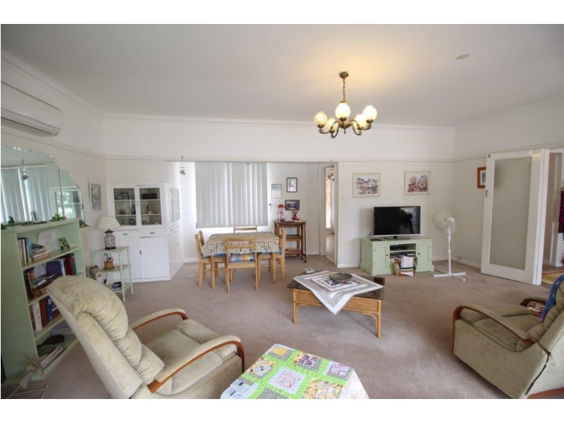 51 Urana Street, Lockhart NSW 2656