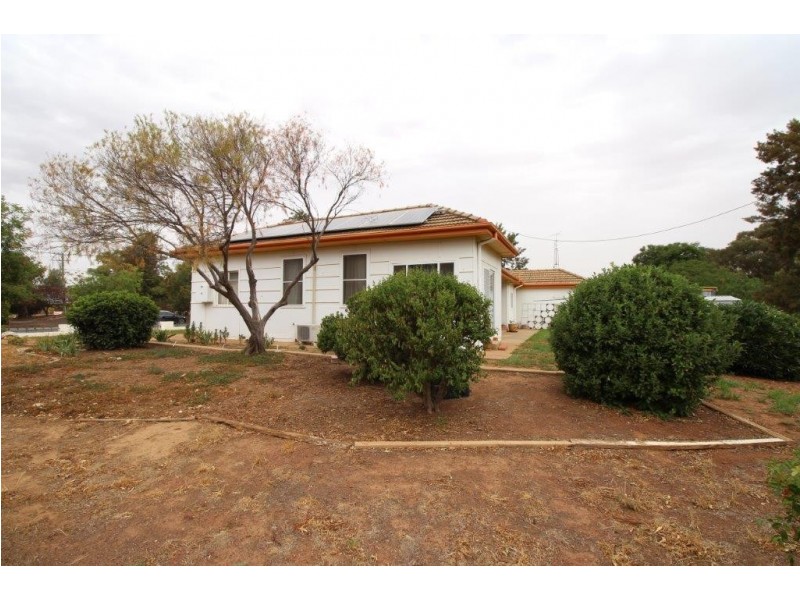 51 Urana Street, Lockhart NSW 2656