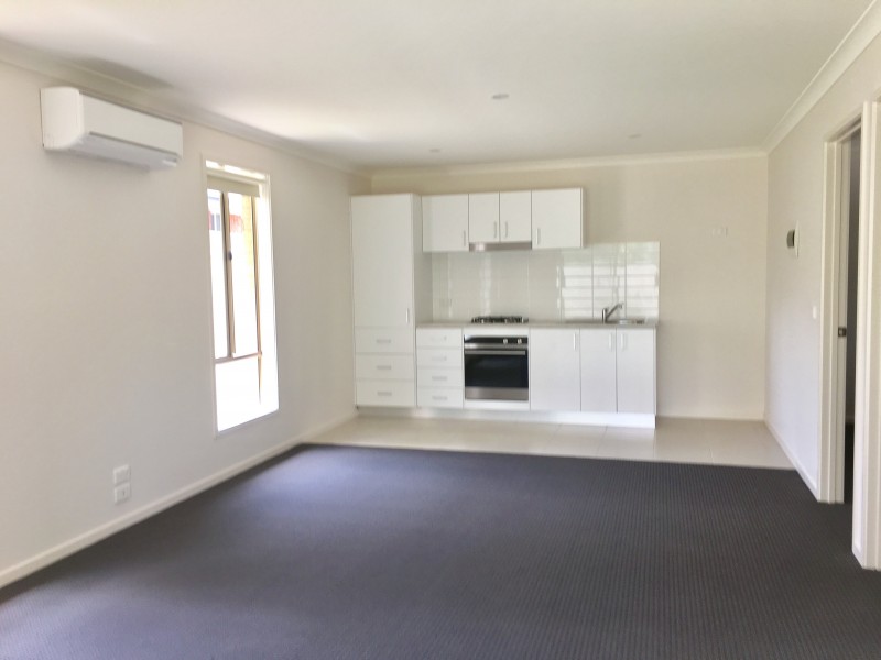 24b Bevington Bend, Lavington NSW 2641