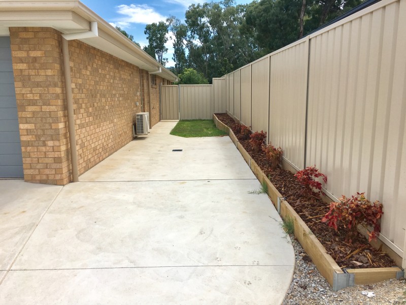 24b Bevington Bend, Lavington NSW 2641