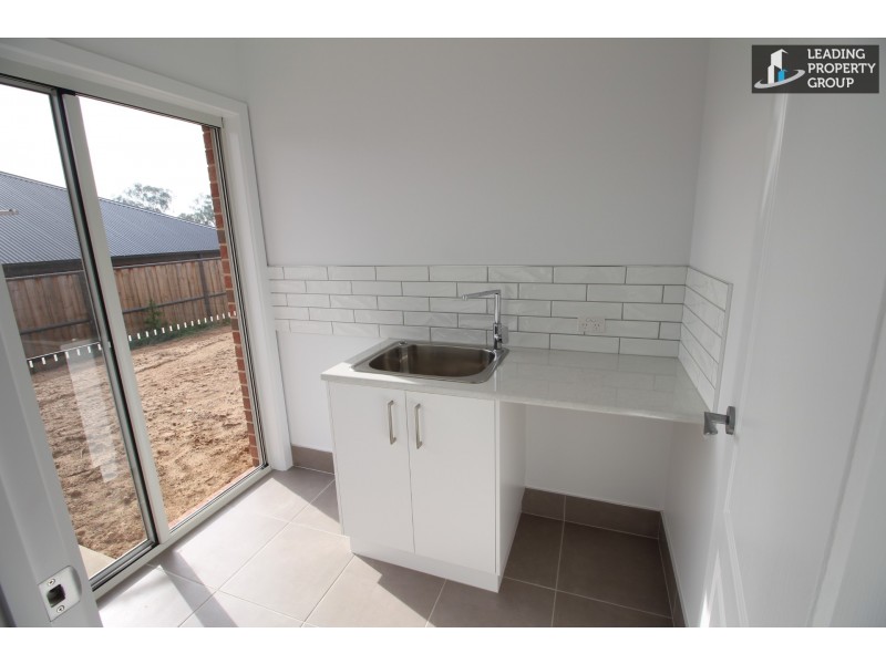 11 Lexington Place, Lavington NSW 2641
