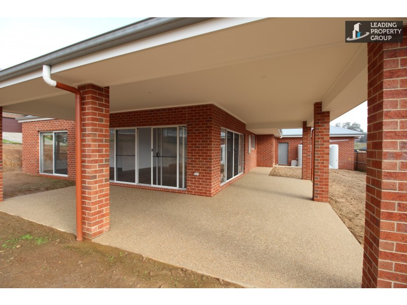 11 Lexington Place, Lavington NSW 2641