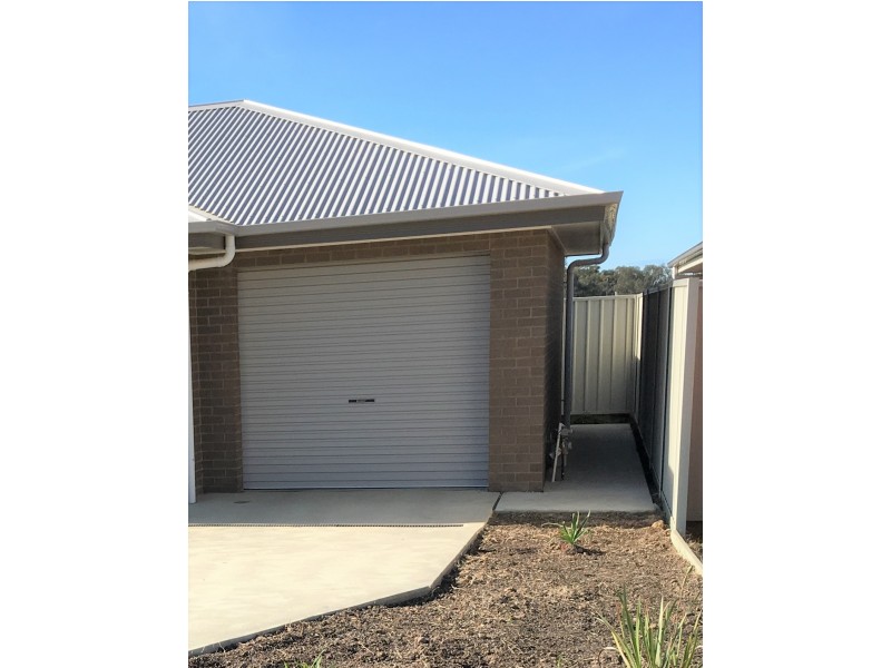 2/30 Hanrahan Street, Hamilton Valley NSW 2641